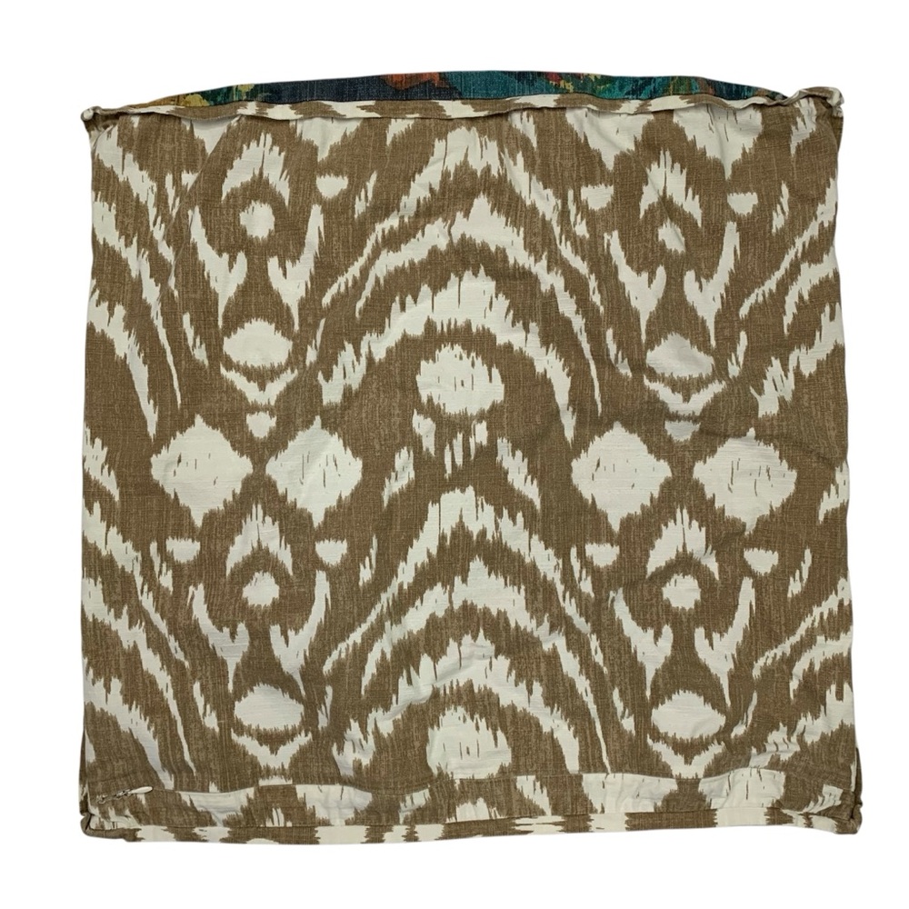 Pottery Barn Pillow Covers Abstract Design Size 24” x 24” Set of 2 - Picture 5 of 6